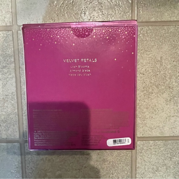 Victoria's Secret | Velvet Petals Fragrance Mist and Lotion Set | Travel Size - Picture 2 of 3